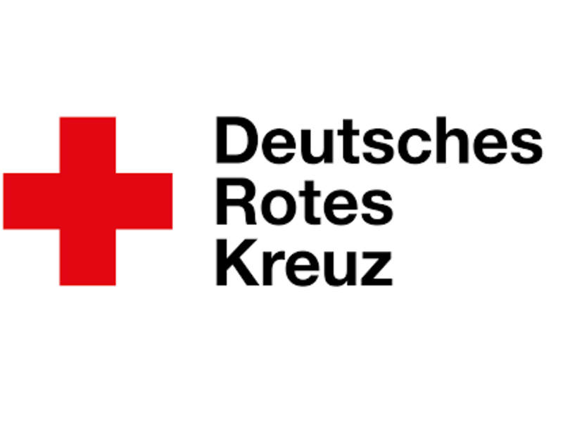 Logo des Deutschen Roten Kreuz. links ist ein rotes Kreuz auf weißem Grund dargestellt. Rechts davon steht der Text Deutsches Rotes Kreuz in Schwarzer Schrift.